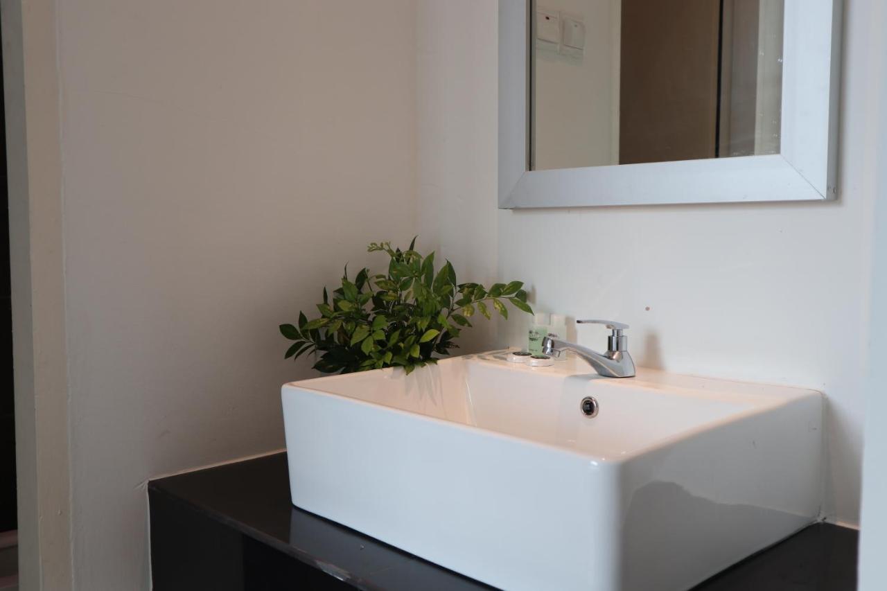 Zen66 @ Roxy Serviced Apartment กูชิง ภายนอก รูปภาพ